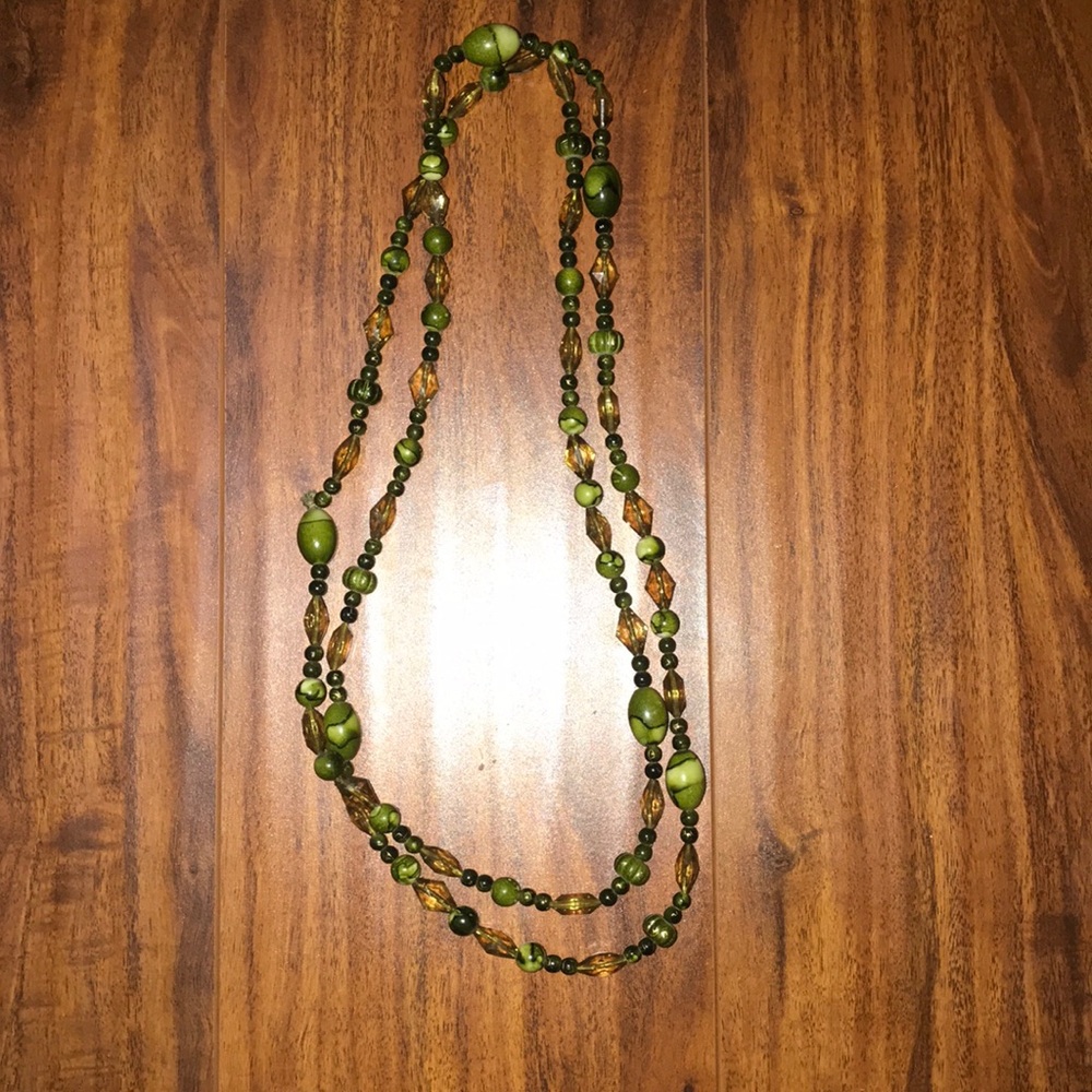 One piece beaded green necklace